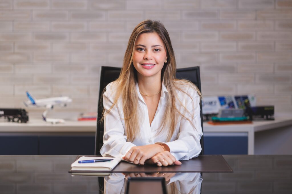 Foto corporativa de Marcella Cunha, diretora Executiva da ABOL, clicada por Robson Cesco